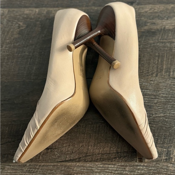 Gucci tan bow leather heels - 100% authentic in excellent condition - sz 10 TTS - Picture 3 of 5